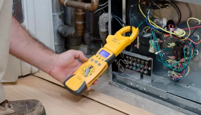 Furnace Manometer Checking Gas Pressure